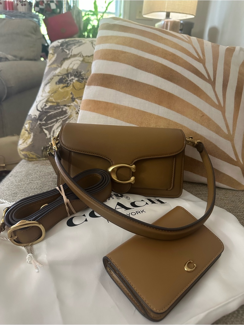 Coach Tabby 20 Crossbody Bag & Wallet Set Honey Brown Leather With Dust Bag - Picture 3 of 17